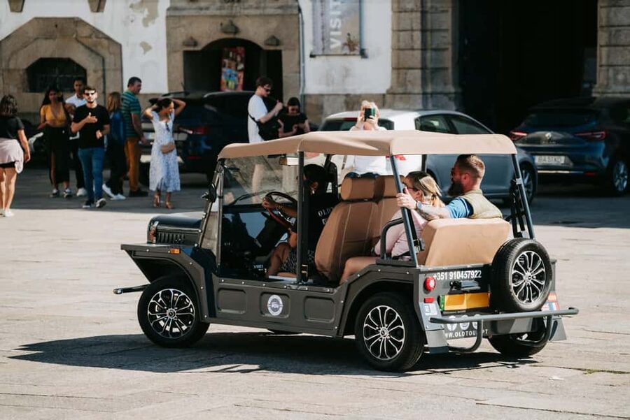 Porto: Private Tour to the Historic Center in a Classic Car - Jardim da Foz and the Coastal Shift You Can Feel