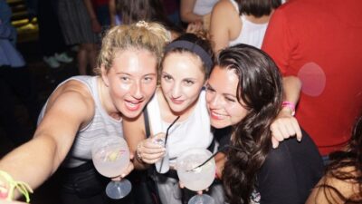 Pub Crawl with 6 Drinks and VIP Club Entry