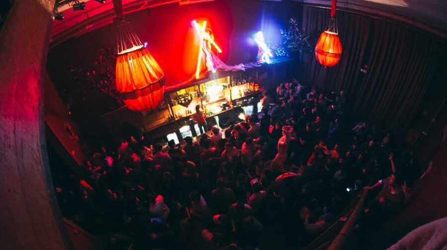 Porto: Pub Crawl with 6 Drinks and VIP Club Entry - Guides and group energy: how the names keep showing up