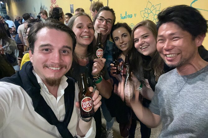Porto Pubcrawl: 5h,7 Drinks,4 bars &Skip the line Club Entry - Stop 4 on Rua de Cândido dos Reis: VIP entry and staying until 6am