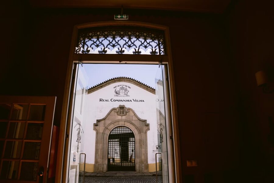 Porto: Royal Oporto Tour na Real Companhia Velha - Key Things To Know Before You Go