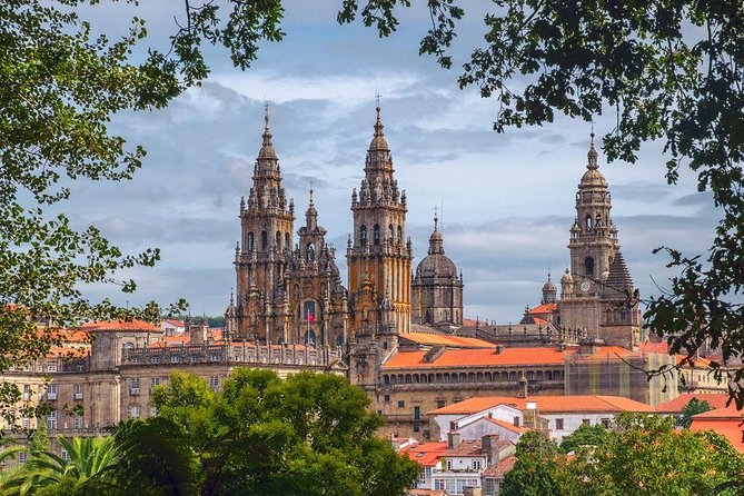 Porto: Santiago de Compostela and Valença do Minho Day Trip - Timing, walking, and what to do when the day feels long