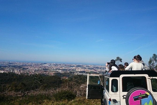 Porto: Small Group 4x4 Tour in Oporto Mountains - Offroad - A drink stop in Parque das Serras do Porto, plus local cookies