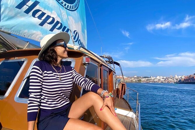 Porto: Tour on the Douro River in a Classic Boat - Hosts, English commentary, and real photo help