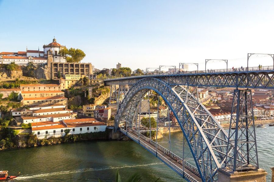 Porto: Tuk-Tuk Tour, Douro River Cruise, and Wine Tasting - Winery and Port tasting: two wines, plus a museum-style bonus at Fonseca (sometimes)