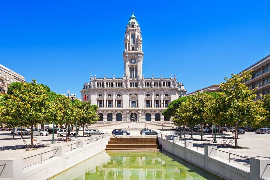 Porto: Tuk-Tuk Tour, Douro River Cruise, and Wine Tasting - The next-day walking tour: a gentle way to connect the dots