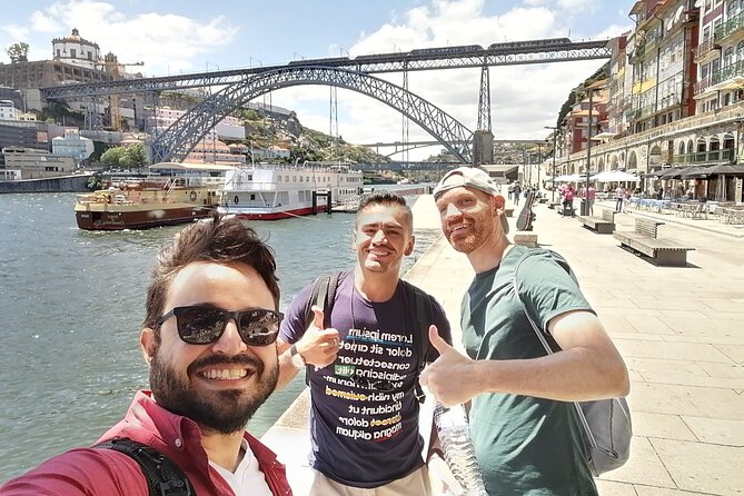 Porto Walking Tour - The Perfect Introduction to the City - Start at Fonte dos Leões, build your Porto map