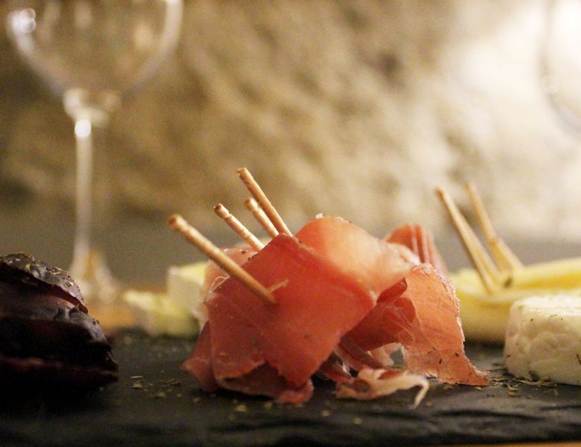 Porto: Wine Tasting with Tapas Walking Tour - Ending at Fonseca Port Wine Cellars for a strong finale