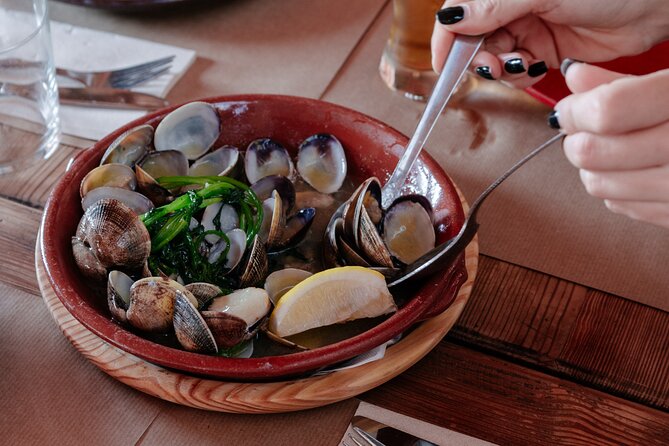Private Food and Wine Tour: From Street to Gourmet - Castelo, Mouraria, and the Fado roots