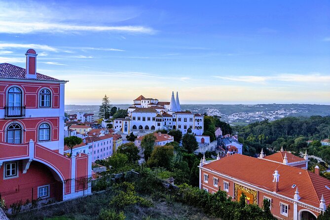 Private Local Sintra Tour: Palaces & Coast by Classic Car or Jeep - Moorish Castle and the Chalet Biester contrast