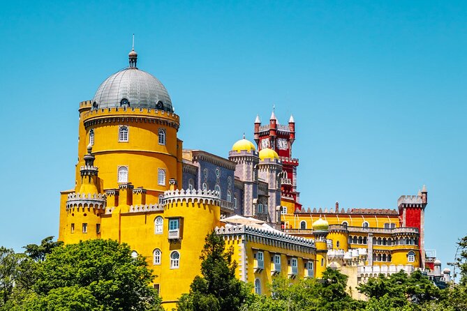 Private Local Sintra Tour: Palaces & Coast by Classic Car or Jeep - Choosing the vehicle: classic convertible Jeep vs electric Jeep vs vintage car