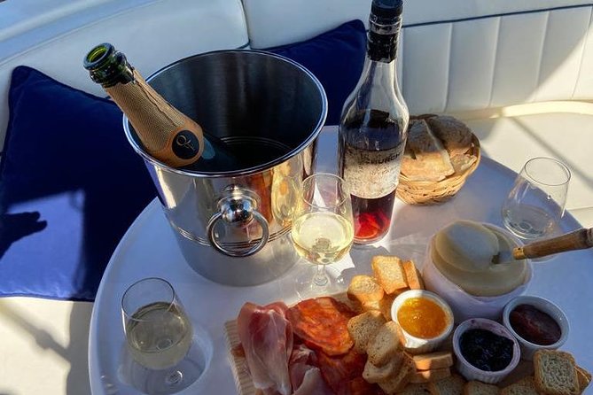 Private tasting in the Douro (1 to 7 people) on a yacht for yourself - Leaving Porto: bridge passes that frame the city