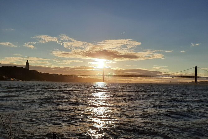 Relaxing Sailboat Cruise along the Tagus - Drinks, snacks, and the comfort details that actually help