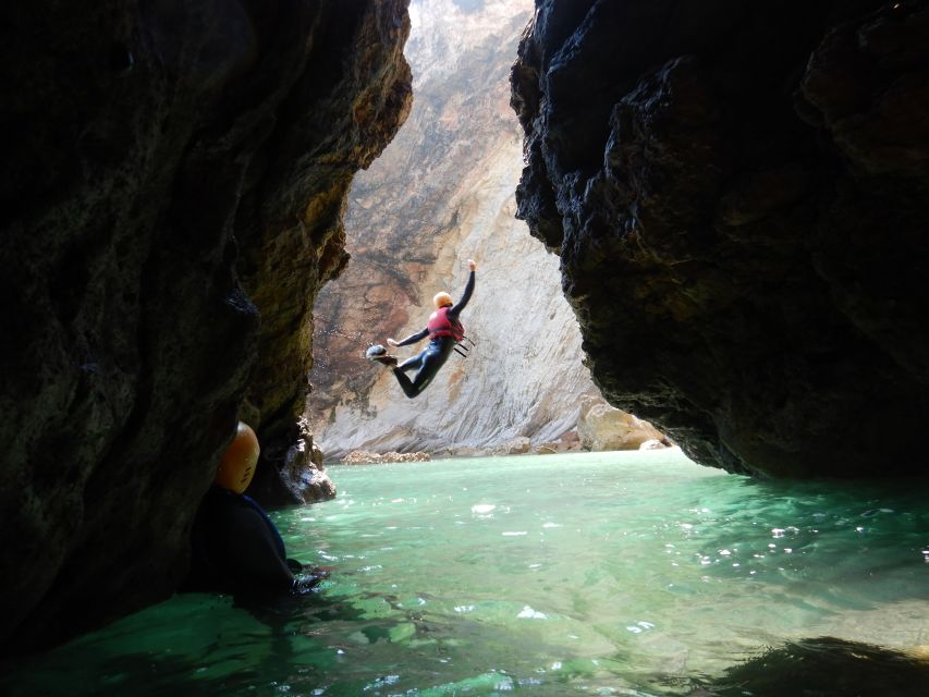 Sagres: Coasteering - Swimming, Cliff Jump & Rock Climbing - Entering the Algarve, one cliff at a time