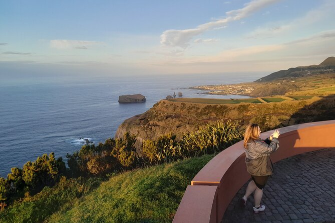 São Miguel 2-Day Tour: East & West Highlights Adventure - Day 2: Furnas geothermal power, Boca do Vulcão, waterfalls, tea, and Terra Nostra
