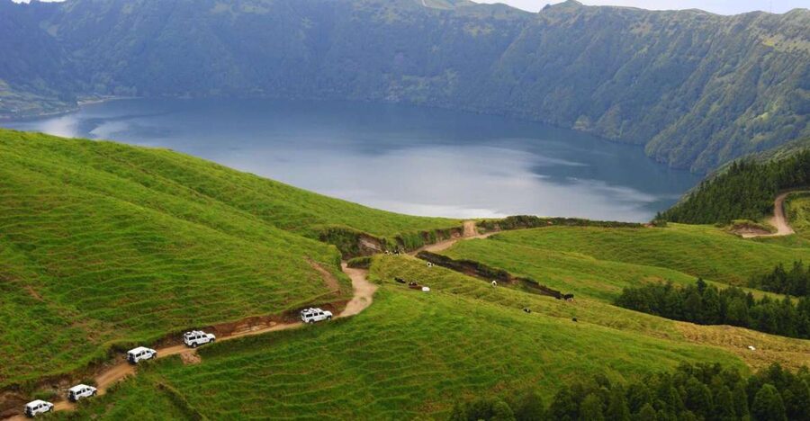 São Miguel, Azores: Sete Cidades Half-Day Jeep Tour - The Crater Rim Moment: Views From Over 2,100 Feet