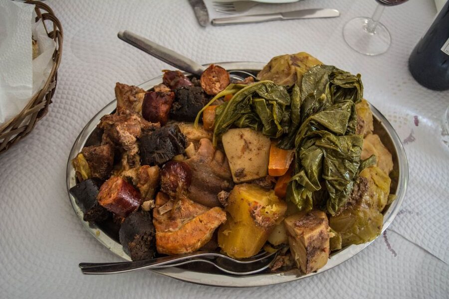 São Miguel East: Full-Day Van Tour with Lunch - Cozido das Furnas lunch: why this included meal is a big deal