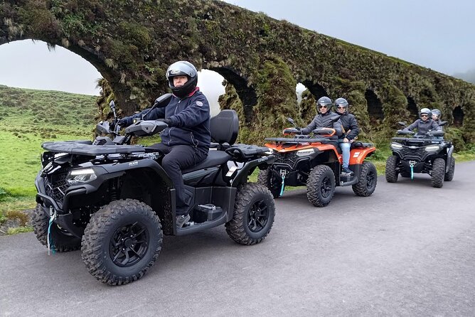 São Miguel: Sete Cidades Quad / Buggy Tour - Equipment and comfort: helmet, gloves, rain coats, and clothing choices