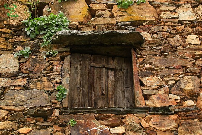Schist Villages at Lousa Mountain - Aldeia de Gondramaz: restored shale village, about 50 houses, and coffee time