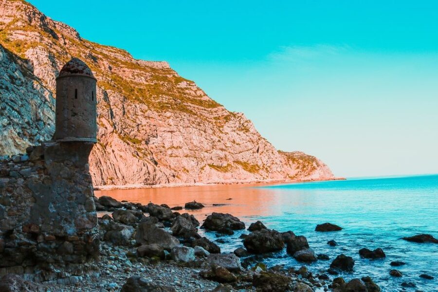 Sesimbra: Arrábida Beaches & Caves Boat Tour with Snorkeling - Who should book this Sesimbra boat tour, and who should skip it