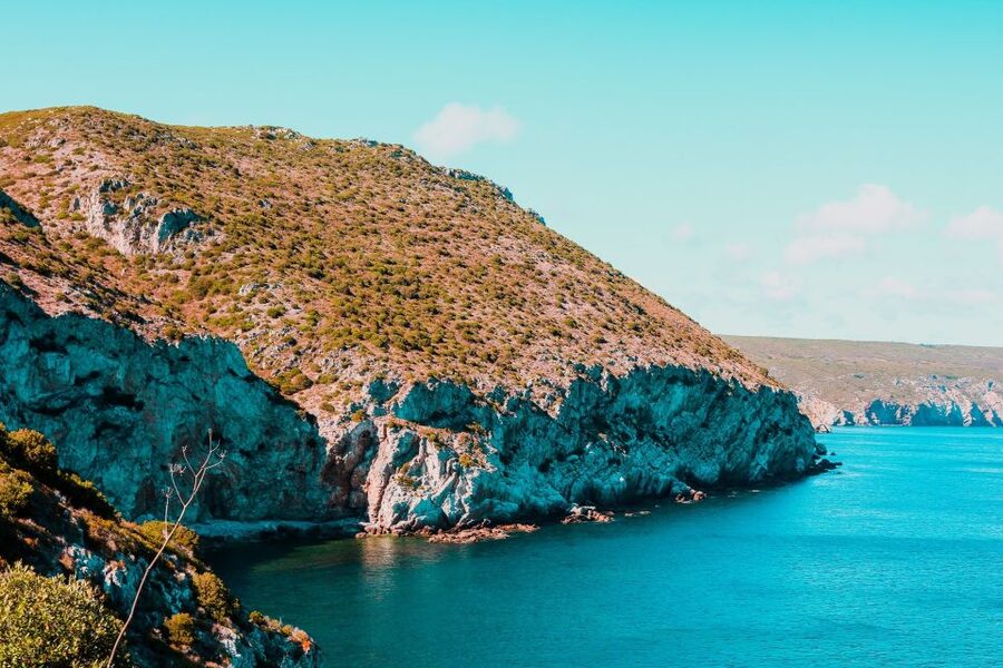 Sesimbra: Arrábida Beaches & Caves Boat Tour with Snorkeling - Sesimbra to Cabo Espichel: what the route delivers in 3 hours