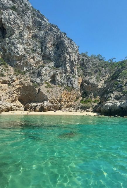 Sesimbra: Secret Bays and Beaches Boat Tour with Snorkeling - What You Actually Do for Snorkeling Time