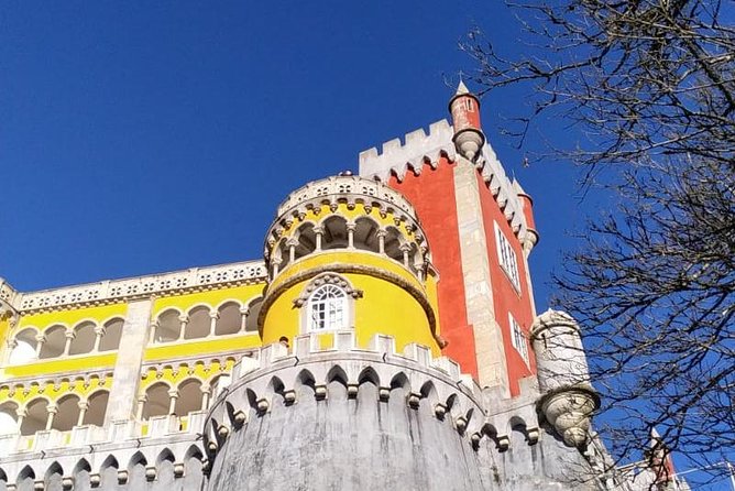 Sintra Cabo da Roca Cascais Estoril Private Tour - Azenhas do Mar: the white and blue cliff village stop