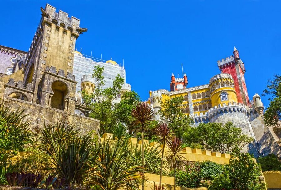 Sintra: Full-Day Deluxe Tour with Pena Palace ticket - Lisbon to Cabo da Roca: where the cliffs tell the story