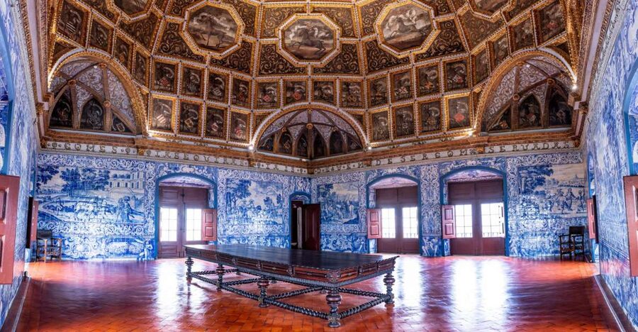 Sintra: National Palace and Gardens Skip-the-Line Ticket - Your self-guided route: audio guide plus the 14-figure audiovisual journey