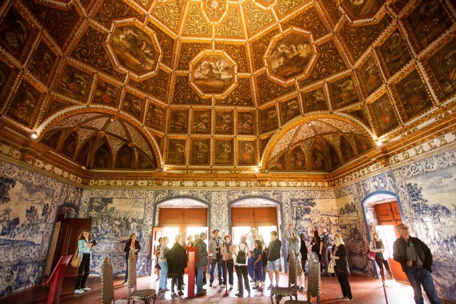 Sintra: National Palace and Gardens Skip-the-Line Ticket - What to look for in Manueline and Mudejar courtyards