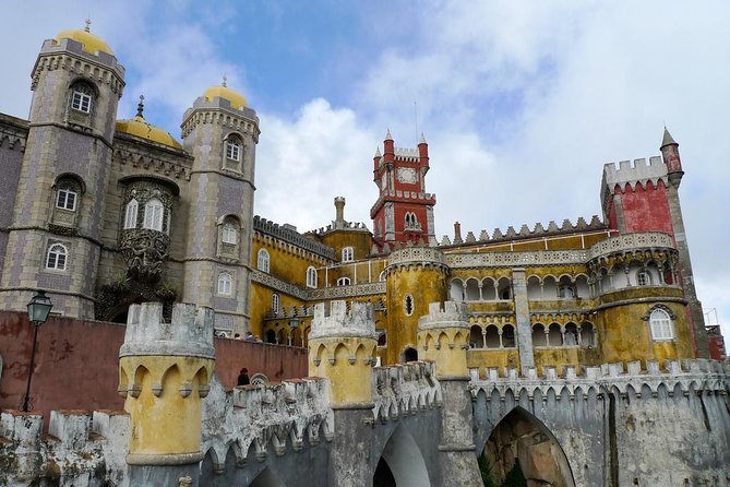 Sintra, Pena Palace, Cabo Roca, Cascais Small Group from Lisbon - Cabo da Roca: the westernmost point stop with cliff views