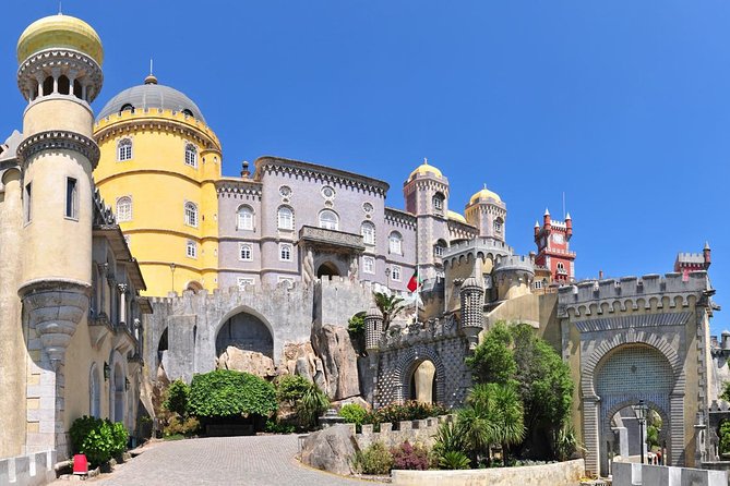 Sintra, Pena Palace, Quinta da Regaleira & Cascais Group Tour - Cascais and the Estoril coast drive: beach town strolls and casino gardens