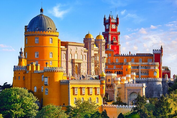 Sintra, Pena Palace, Quinta da Regaleira & Cascais Group Tour - Timing, walking, and what to wear for a smooth day