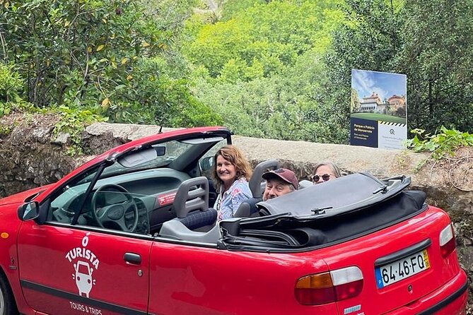 Sintra Walking Tour: Romantic Village & Palaces - Camara Municipal de Sintra: where royal style meets civic life