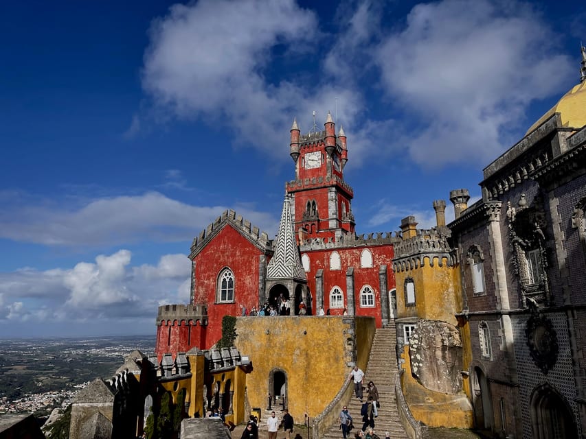 Sintra with a guide: Pena, Regaleira, Roca and Cascais - Lisbon to Sintra: setting up the day in the historic center
