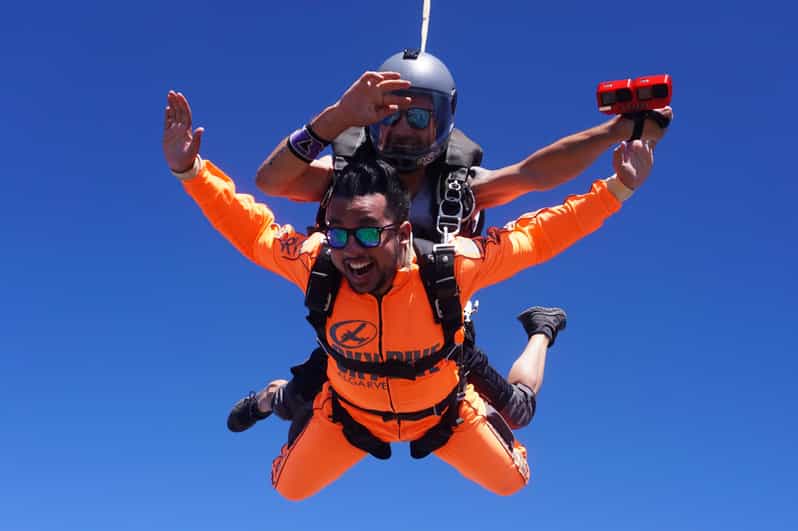 Skydive Algarve: Tandem Skydiving 10.000ft (up to 15.000ft) - Entering the Aeródromo Municipal de Portimão check-in rhythm