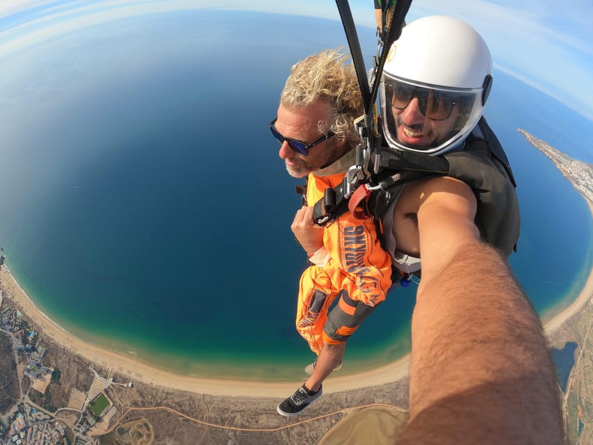 Skydive Algarve: Tandem Skydiving 10.000ft (up to 15.000ft) - The 10-minute briefing and harness fit that set your body up