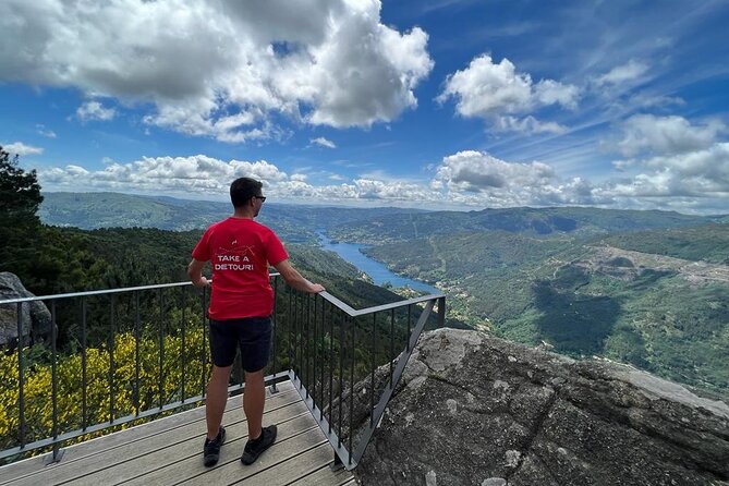 Small Group Geres National Park Full Day with picnic from Porto - Entering Peneda-Gerês: lagoons, hikes, and village stops