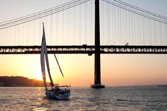 Sunset Sailing Tour On The Tagus River - Christ statue and St George Castle: finishing with real Lisbon drama