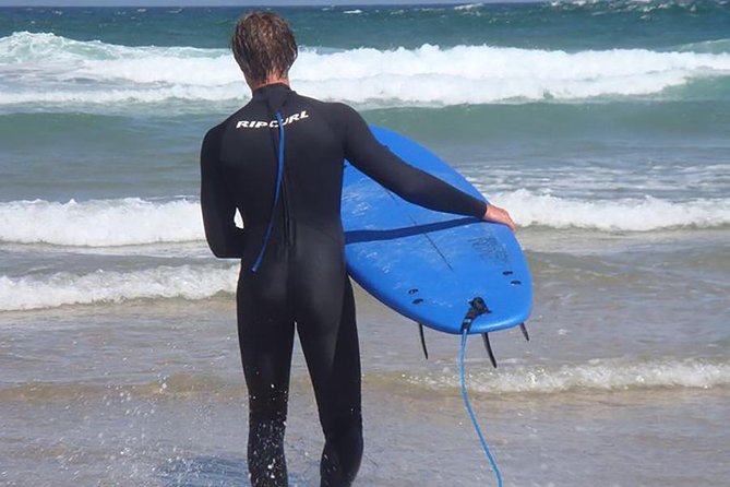 Surf lessons in the Algarve - Instructor Duarte and the Neptunos coaching style: serious learning, not chaos