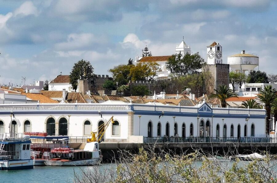 Tavira: Tuk-Tuk City Tour - Alto de São Brás: Chapels, Courtyards, and the Church of Nossa Senhora do Carmo