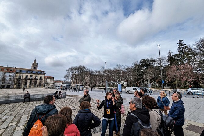 The Unvanquished Tour in Porto City Center - Igreja do Carmo and the Small Street Feeling in Porto’s Upper Center