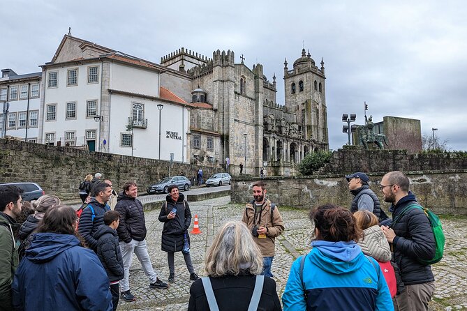 The Unvanquished Tour in Porto City Center - Universidade do Porto Stories and Jardim da Cordoaria: Student Legends and a Haunting Garden