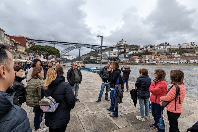 The Unvanquished Tour in Porto City Center - Miradouro da Vitória and Rua das Flores: Views You Can Reuse