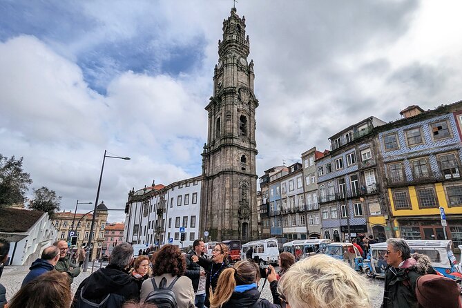 The Unvanquished Tour in Porto City Center - São Bento Railway Station and the Sé Cathedral Area: Porto’s Core Hill