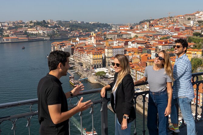 Three Cities in One Day: Porto, Nazare and Obidos from Lisbon - Stop 2: Óbidos in miniature, medieval walls included in the scenery