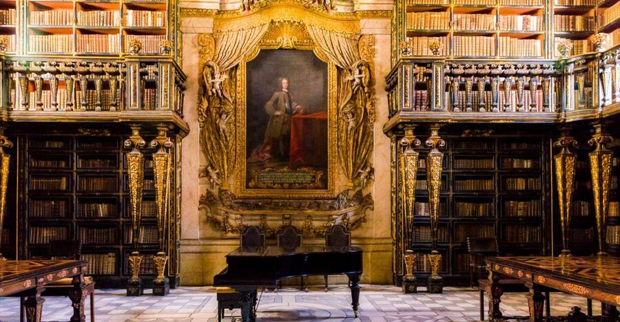 University of Coimbra Walking Tour - Porta Férrea: The Right Place to Start in Coimbra