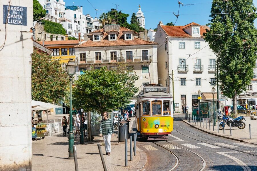Vadio: Lisbon Old Town Private Tuk Tuk Tour - Who this tuk tuk tour is for
