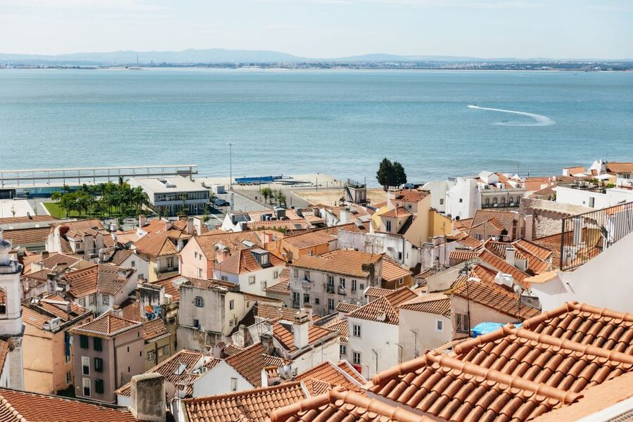 Vadio: Lisbon Old Town Private Tuk Tuk Tour - Graça Historic District: the hill atmosphere without overdoing the walking