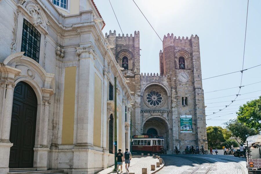 Vadio: Lisbon Old Town Private Tuk Tuk Tour - Miradouro da Senhora do Monte: the scenic payoff at the end